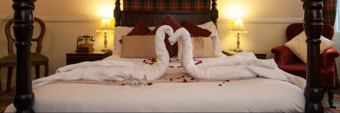 Moriston four poster bed at Glenmoriston Arms Hotel Scotland